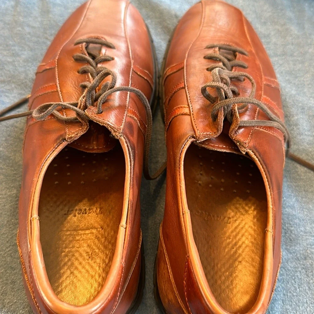 Allen Edmonds leather Traveler men’s Sneakers size 9 1/2
Price is firm - Picture 1 of 13